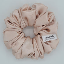 Load image into Gallery viewer, Premium Quality Satin Scrunchie box
