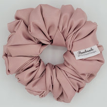 Load image into Gallery viewer, Premium Quality Satin Scrunchie box
