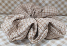 Load image into Gallery viewer, Beige checkered scrunchie
